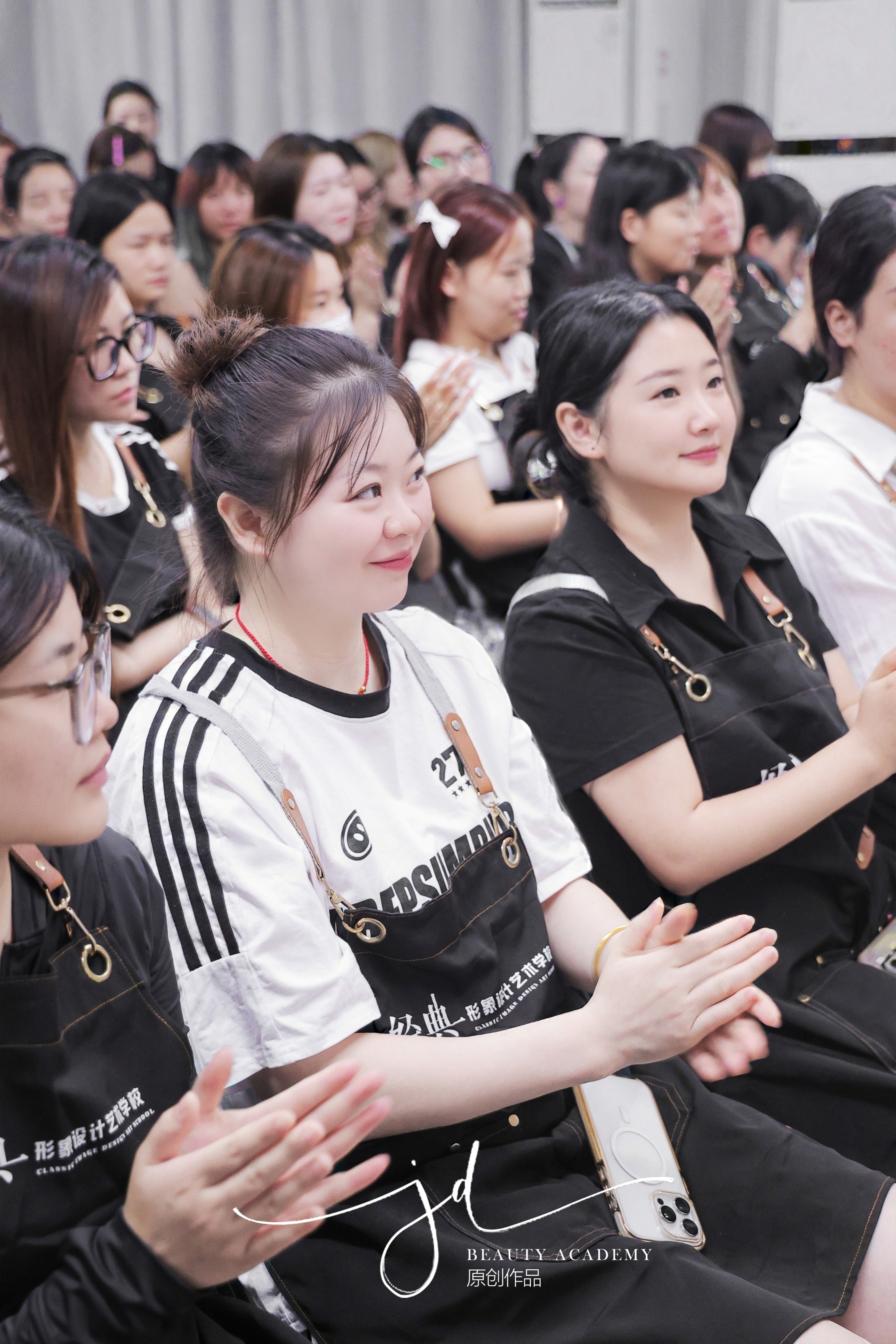 学员们认真聆听校长分享